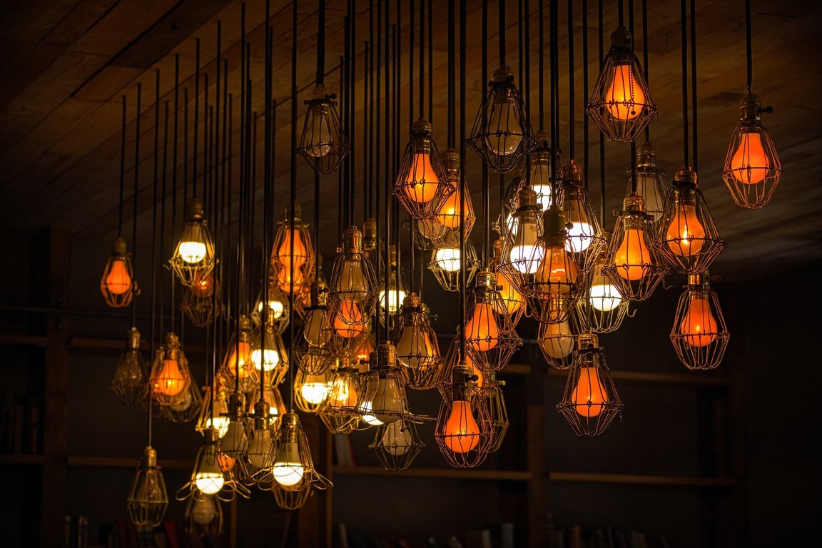 Iluminatul restaurantului - tipuri, reguli pentru iluminarea corectă a spațiului și greșeli de evitat